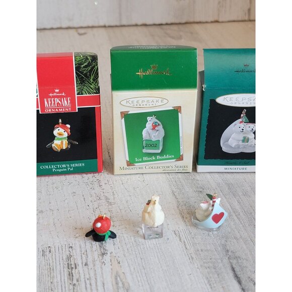 Hallmark miniature polar bear penguin ornament Xmas set - Picture 6 of 7